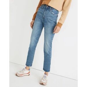 Madewell Classic Straight Jeans in Nearwood Wash